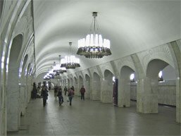 Центральный зал станции метро Пушкинская