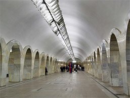 Подземный вестибюль станции метро Кузнецкий Мост