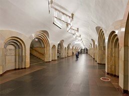 Центральный зал станции метро Добрынинская