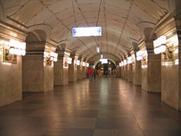 Центральный зал станции метро Спортивная