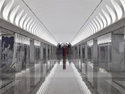 Центральный зал станции метро Достоевская